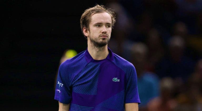 Medvedev levanta cabeça nas ATP Finals: «Não teria nada mudado nada do que fiz»