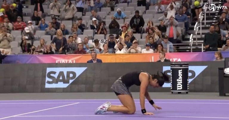 [VÍDEO] Incrível! Garcia garantiu ‘meias’ das WTA Finals com um dos melhores match points do ano