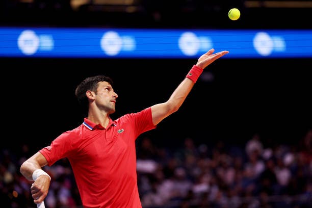 Djokovic evita enorme surpresa contra 193.º ATP mas a sua equipa fica pelo caminho na WTL