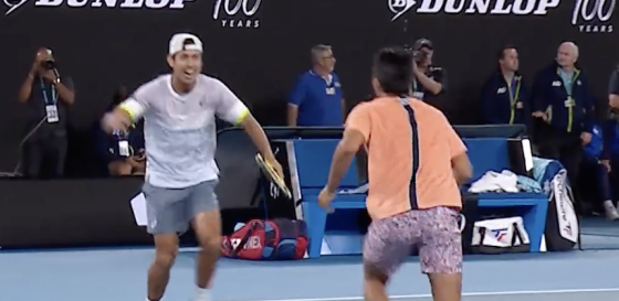 [VÍDEO] O incrível match point com que Kubler e Hijikata venceram o Australian Open