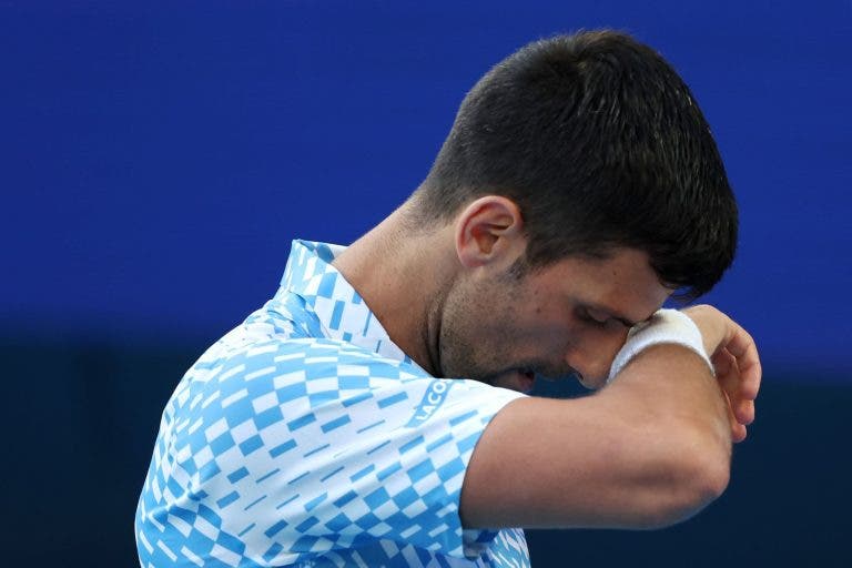 Diretor do Australian Open diz que Djokovic jogou com rotura de três centímetros