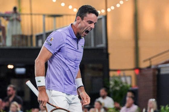 Bautista Agut afasta campeão em título e vai lutar pelo título em Adelaide frente a Kwon