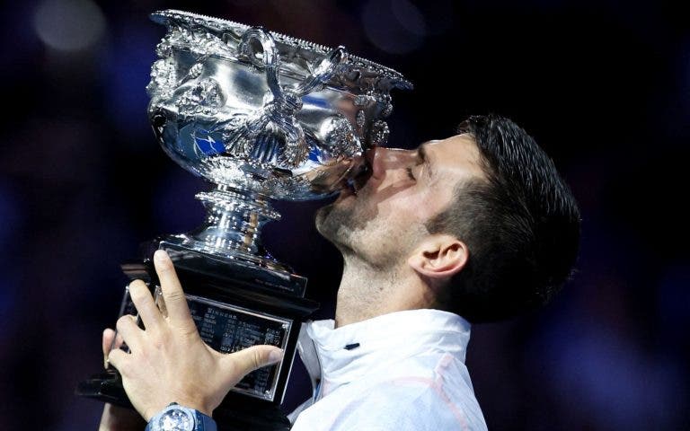 Djokovic aumenta recorde no Australian Open e junta-se a Nadal em registo brutal