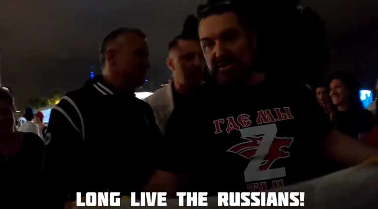 Pai de Djokovic ao lado de apoiantes de Putin: «Longa vida à Rússia»