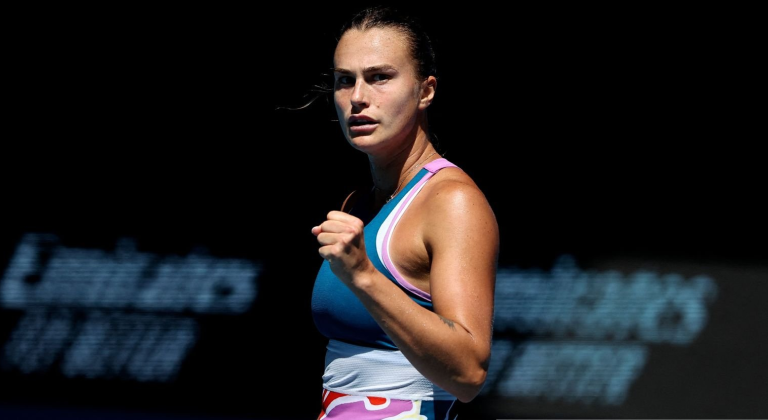 Sabalenka segue imparável em 2023 e bate Bencic rumo aos ‘quartos’