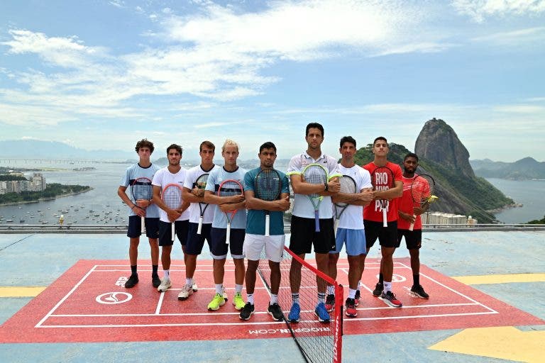 Brasileiros que irão disputar o Rio Open se reúnem em ponto turístico carioca