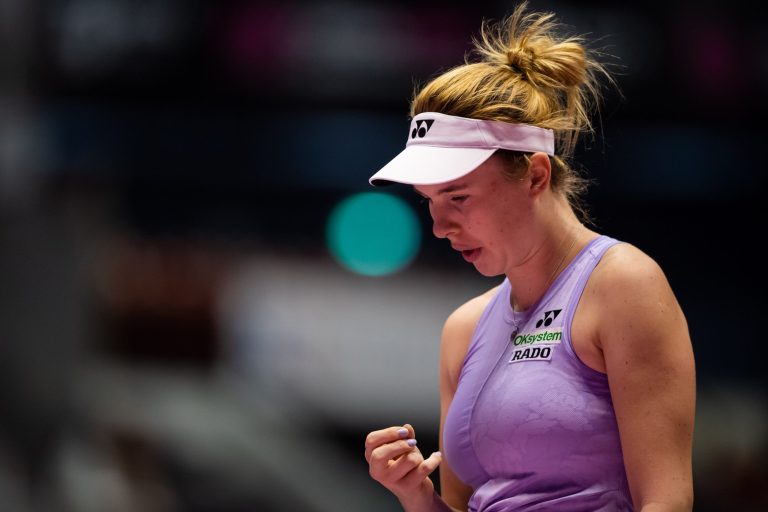 Jovem Noskova continua em boa fase e já está nas quartas em Lyon