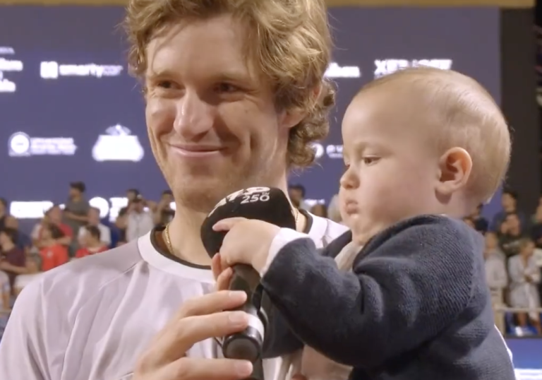 [VÍDEO] Filho bebé de Jarry foi a grande estrela… na celebração do título em Santiago!