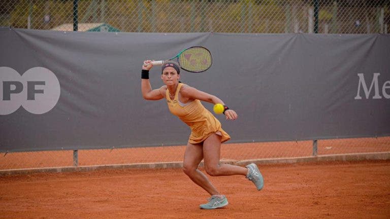 Carol Meligeni vence ucraniana e chega à semifinal de Tucumán
