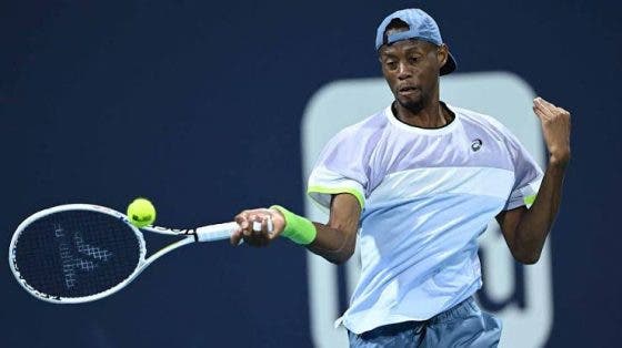Eubanks mantém pé no acelerador em Washington, Humbert e Wolf também avançam