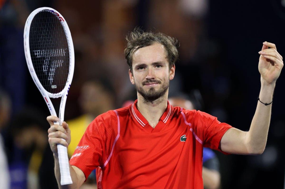 Medvedev vence Djokovic e vai à final do ATP de Dubai, tênis