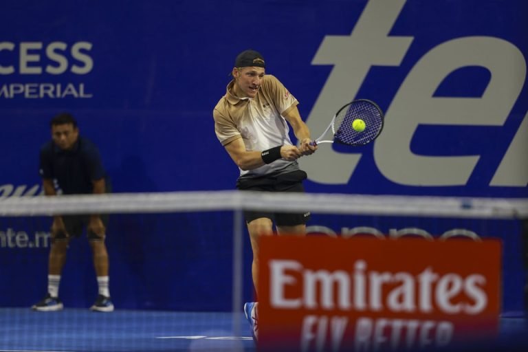 Jacopo Berrettini surpreende e se junta ao irmão Matteo nas oitavas de Acapulco