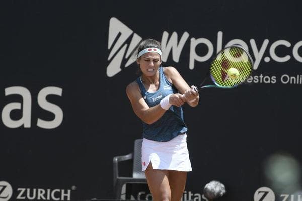 De virada, Carol Meligeni derrota romena e vai à rodada final do quali em Bogotá