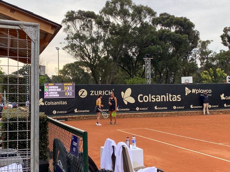 Ingrid Martins vence dupla norte-americana e avança às quartas do WTA de Bogotá