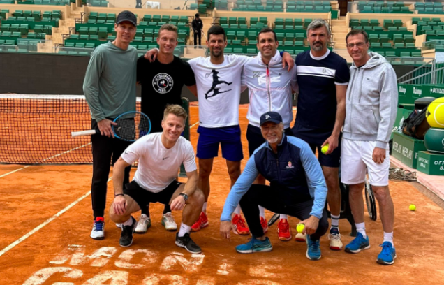 Pronto para o regresso: Djokovic treinou com talento checo em Monte Carlo