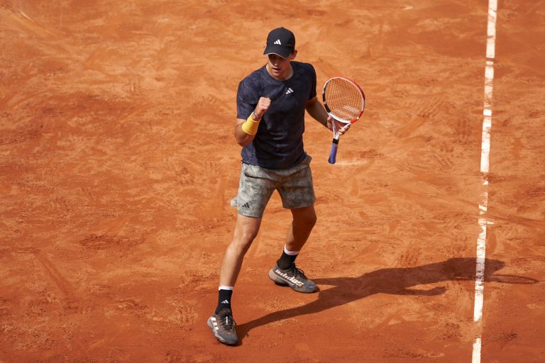 Thiem domina Edmund e marca duelo pesado com Tsitsipas em Madrid