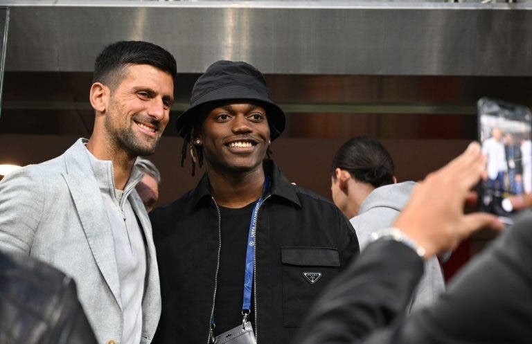 Djokovic foi estrela em San Siro e tirou fotografias com Rafael Leão e Ibrahimovic