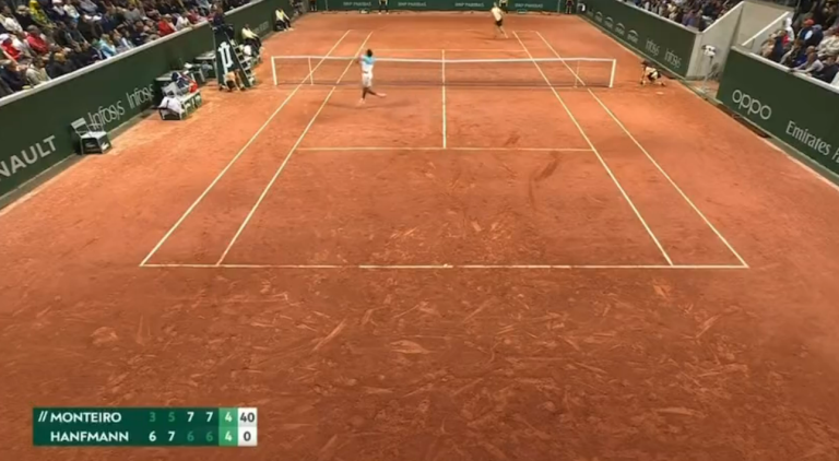 [VÍDEO] Os smashes imperdoáveis que Monteiro falhou em momentos decisivos em Roland Garros
