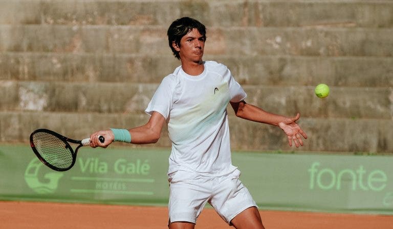 Tiago Pereira derrotado nas meias-finais em Monastir