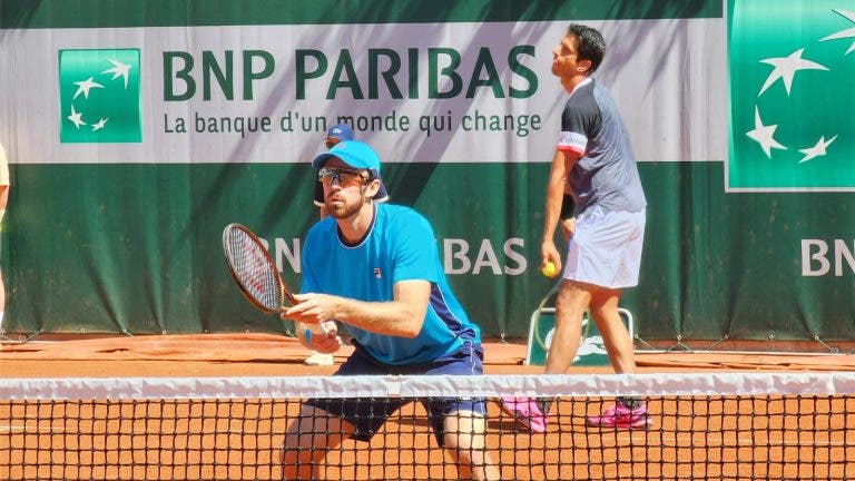 Marcelo Melo e Peers desbancam melhor dupla da temporada e vão às oitavas em Roland Garros