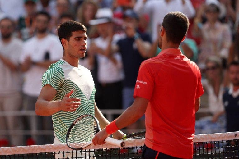 Alcaraz felicita Djokovic pelo histórico título em Roland Garros