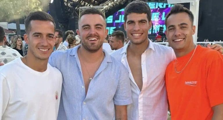 Alcaraz de férias em Ibiza com amigos futebolistas