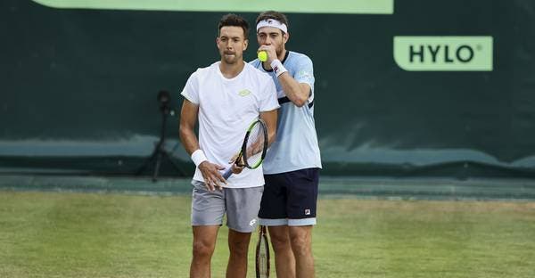 Demoliner e Mies vencem de virada e seguem às semis em Halle