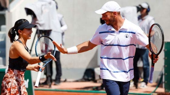 Desqualificada de pares femininos, Kato vai jogar a final de mistos em Roland Garros