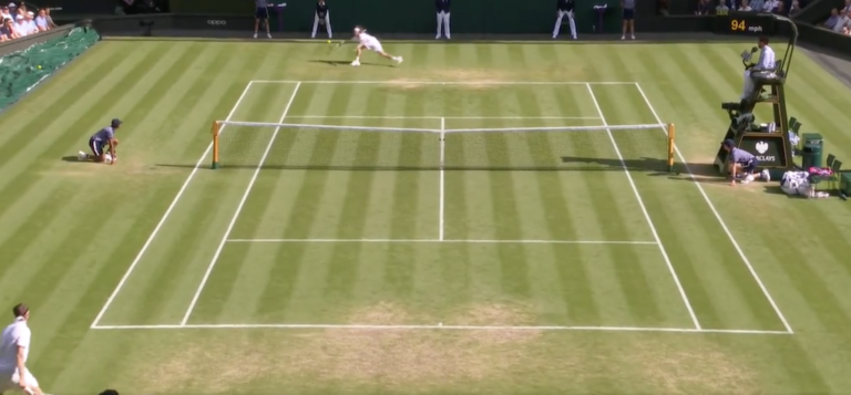[VÍDEO] BRUTAL! Rublev leva público ao rubro com winner do outro mundo em Wimbledon