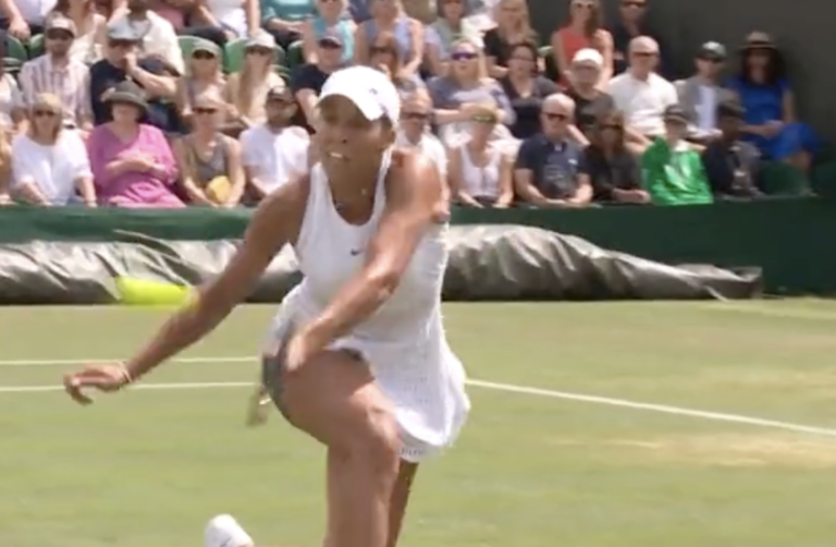 [VÍDEO] Keys troca raquete de mão e vira canhota para ganhar ponto brutal a Andreeva