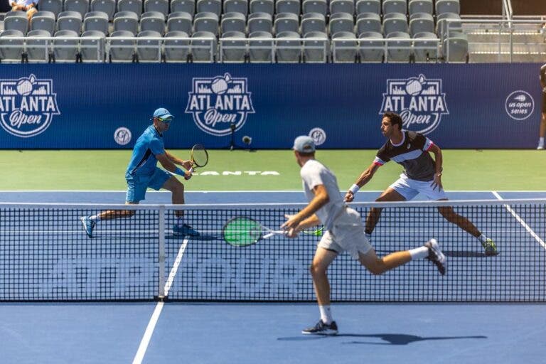 Ao lado de Peers, Marcelo Melo sobrevive a jogo dramático, salva match point e está na semifinal de Atlanta