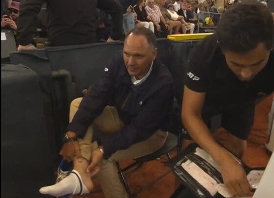 [VÍDEO] Na final do ATP de Hamburgo, quem recebeu assistência médica foi… o árbitro