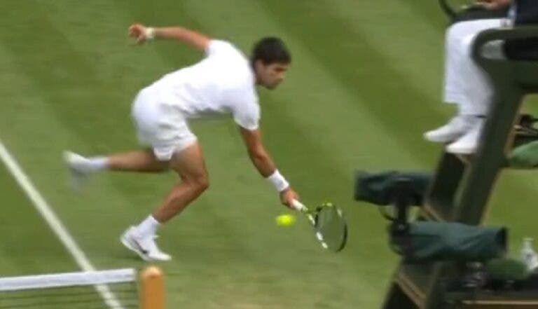 [VÍDEO] Around the post! Alcaraz faz um dos melhores ‘shots’ de Wimbledon