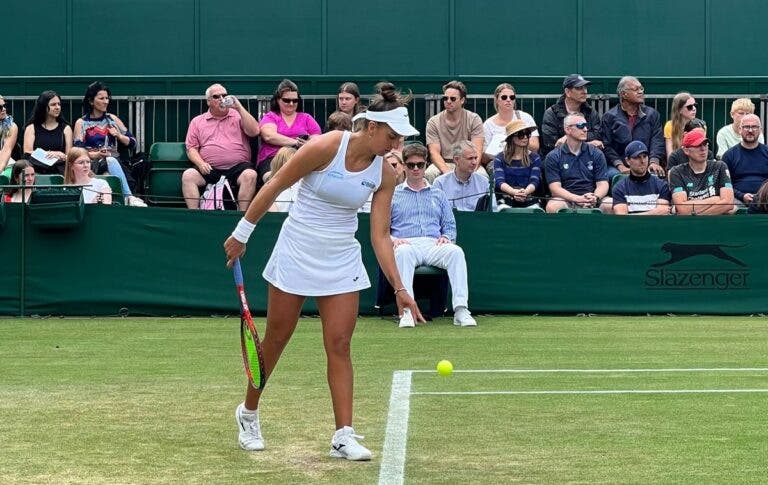 Ingrid Martins fica pelo caminho nas oitavas de Wimbledon