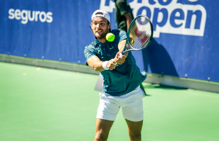 João Sousa muito contente com ‘meias’ no Porto Open: «Estou a fazer as coisas bem»