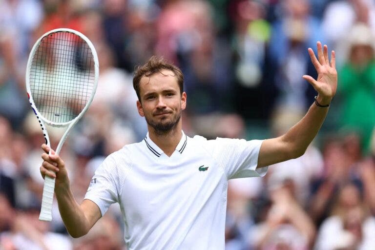 Medvedev surpreendido com apoio em Wimbledon: «Vou evitar ser um miúdo egoísta»
