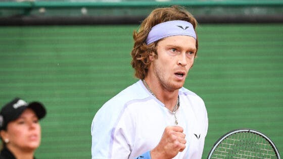Rublev dá pneu a Ruud e conquista em Bastad o 14.º título da carreira