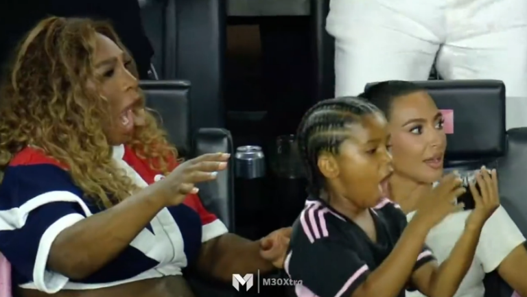 [VÍDEO] Serena Williams vai à loucura com golo de Messi no último minuto