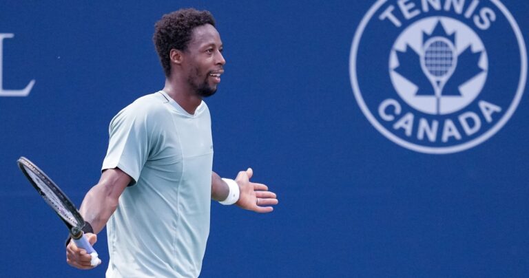 Monfils continua encantando e volta às quartas de final 20 meses depois