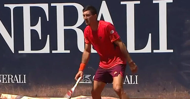 Ofner abre 6-4, 5-0 em casa, mas perde para Molcan em Kitzbuhel