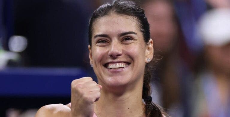 Cirstea sorri para os quartos-de-final de um Grand Slam 14 anos depois