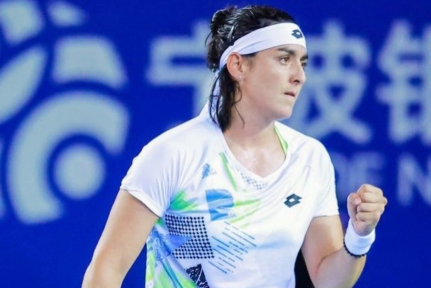 Jabeur volta a sorrir com segundo título de 2023 em Ningbo