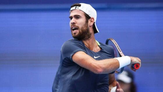 Khachanov e Nishioka não dão hipóteses e vão lutar pelo título em Zhuhai
