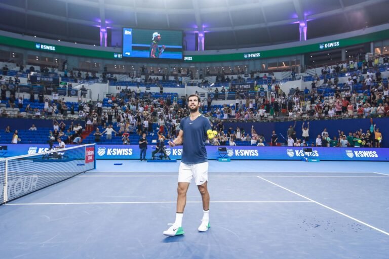 Khachanov encerra jejum de cinco anos e conquista ATP 250 de Zhuhai