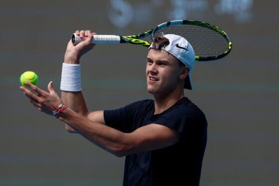 Rune não sai do buraco, desilude em Estocolmo e complica ATP Finals ainda mais