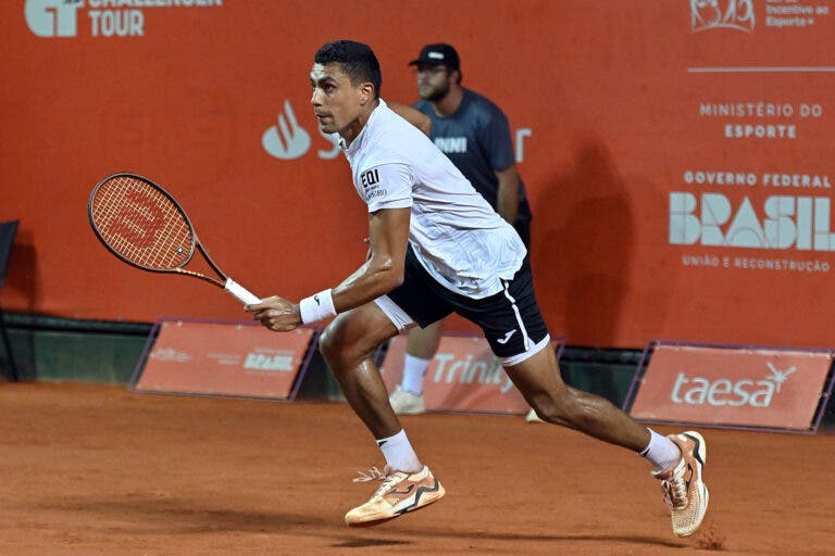 Chuva adia jogo de Thiago Monteiro na semi do Challenger de Campinas