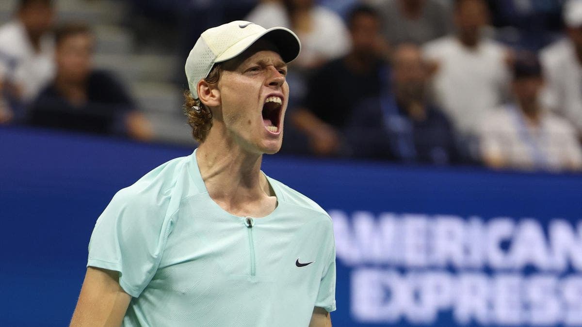 Jannik Sinner vence Carlos Alcaraz e avança a final do ATP 500 de Pequim 