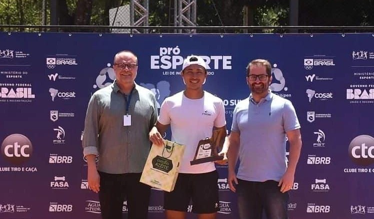 Em final 100% brasileira, Pedro Sakamoto é campeão do Lajeado Open