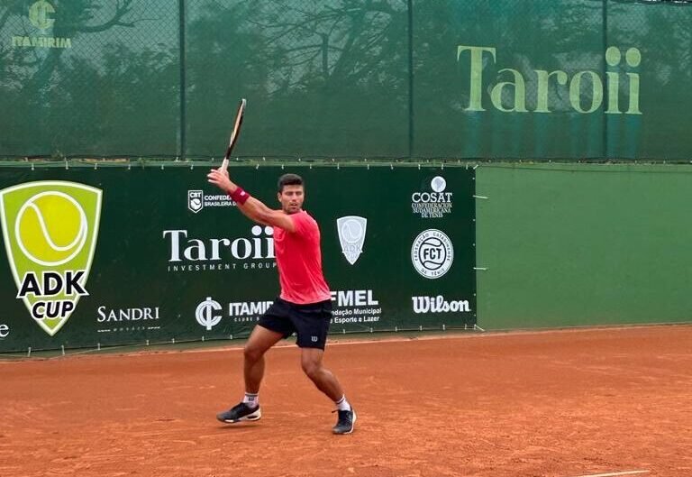 João Menezes volta a treinar depois de cirurgias e planeja retorno ao circuito