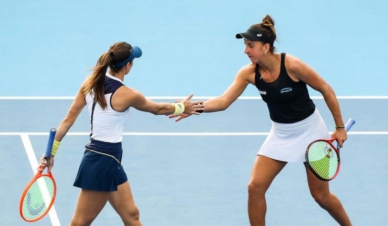 Ingrid Martins e Luisa Stefani caem na semifinal do WTA 1000 de Pequim